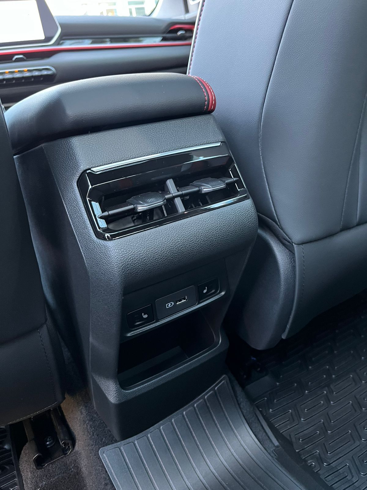 Geely Coolray I Rest., изображение 7