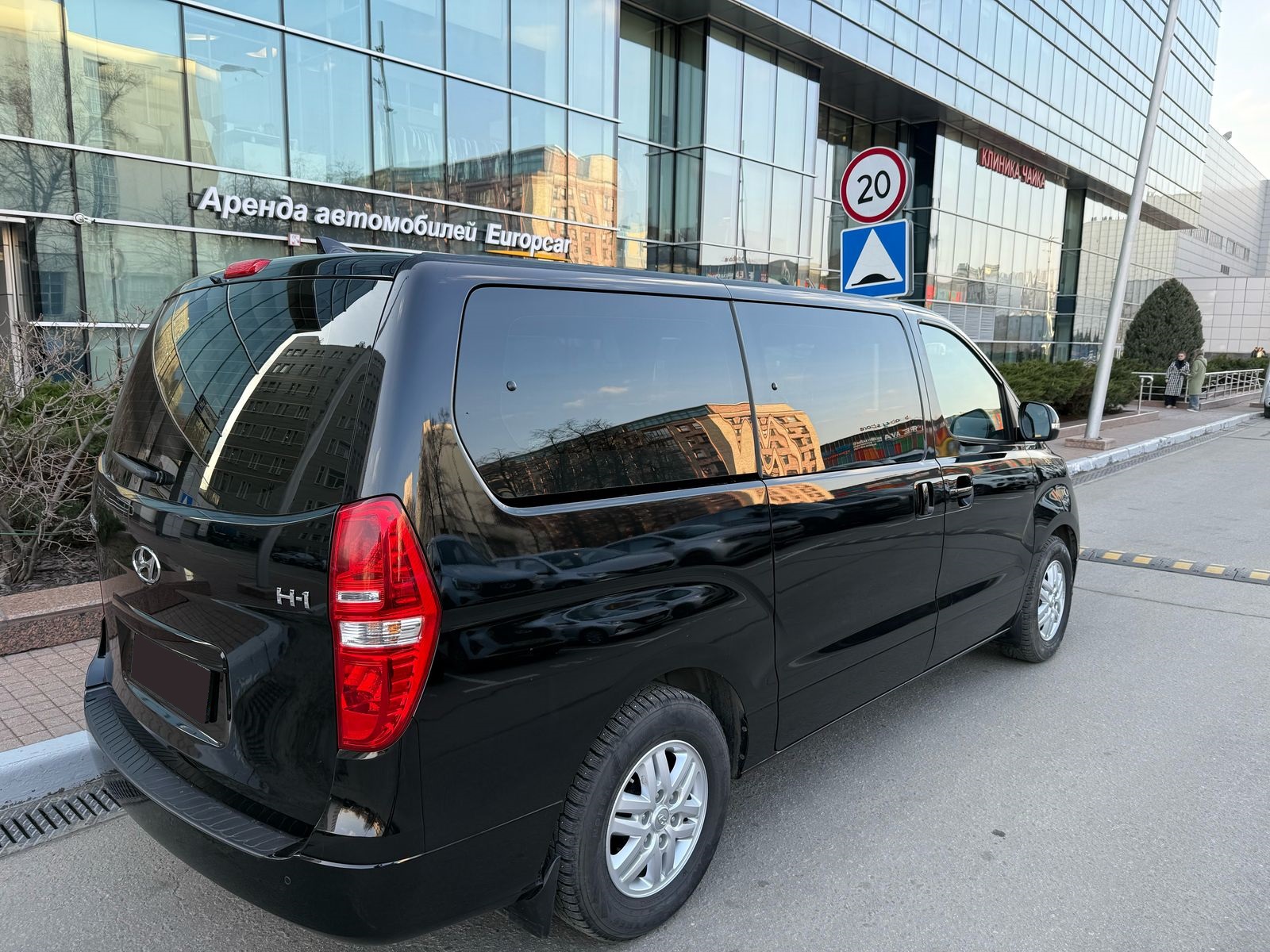 Hyundai H-1 AT, изображение 2