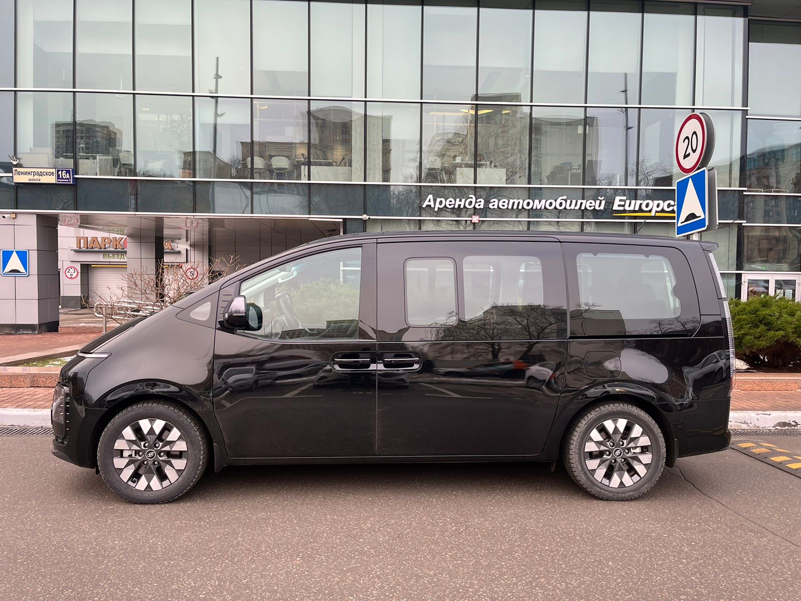 Hyundai Staria 7 мест 4х4, изображение 3