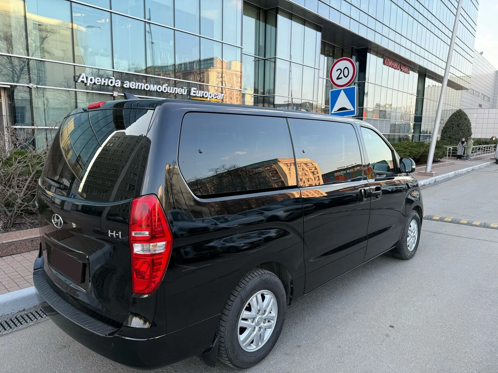 Hyundai H-1 AT, изображение 2